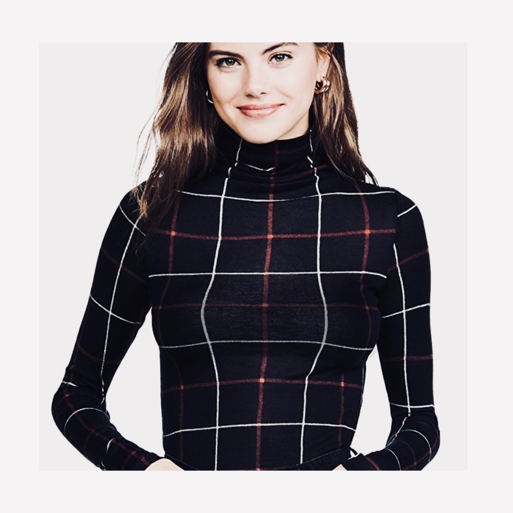 CLUB MONACO Turtleneck